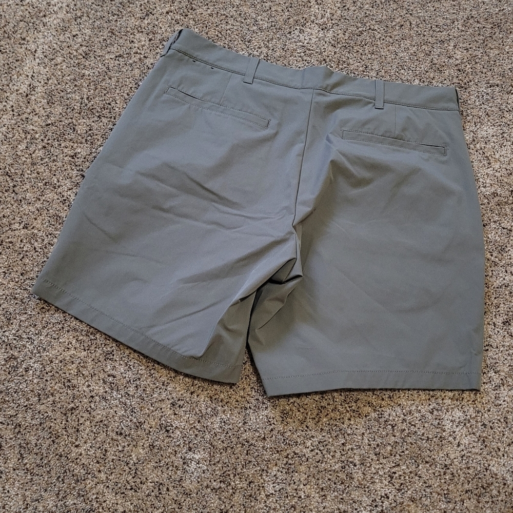 J. Crew Mens 7" Seam Army Green Shorts Size 32 - Picture 5 of 5